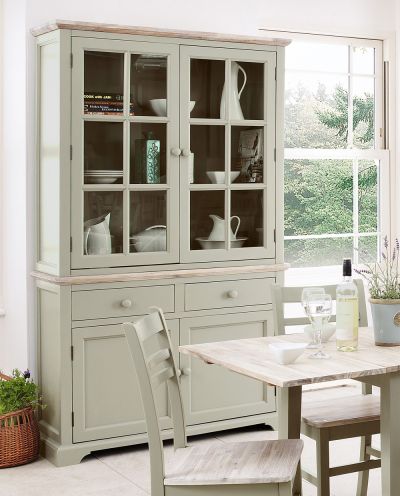 dresser/display cabinet