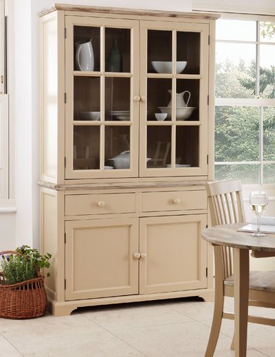 dresser/display cabinet