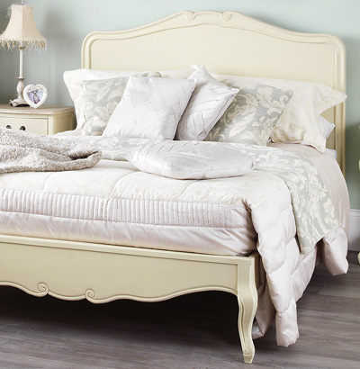 double bed (wooden)