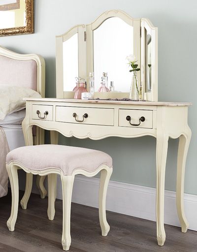 dressing table (3 drawer)